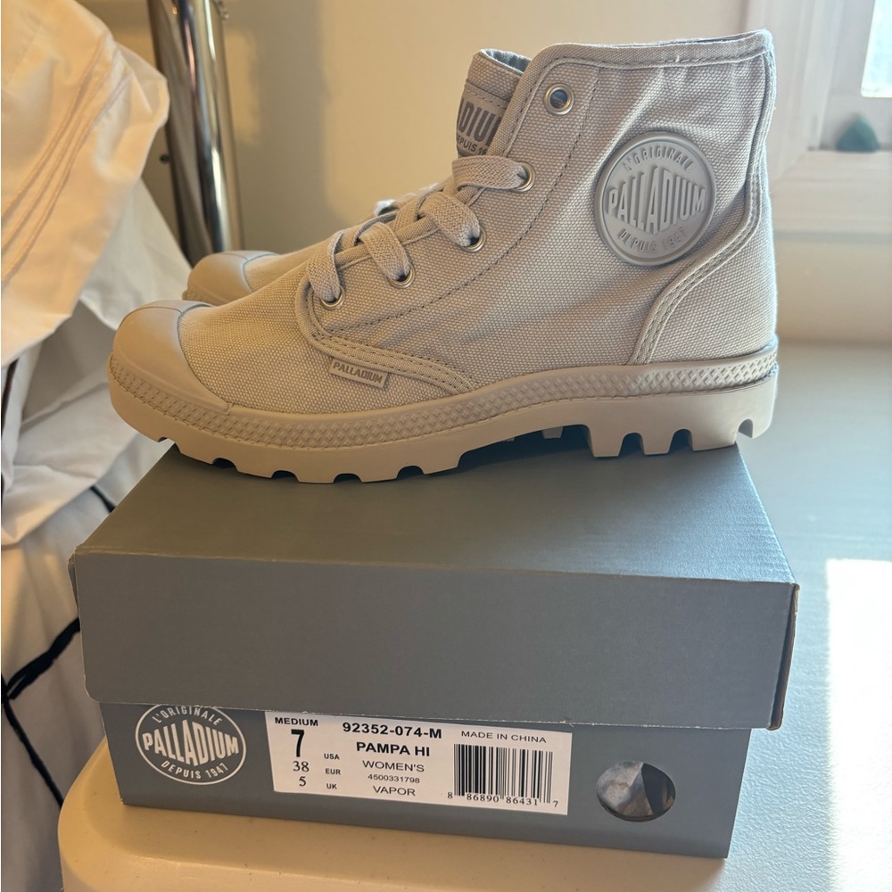 Palladium High-Top Canvas Boots in Vapor beige